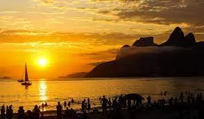 Leblon o fascinio do luxo cultura e belezas naturais no coracao do Rio de Janeiro