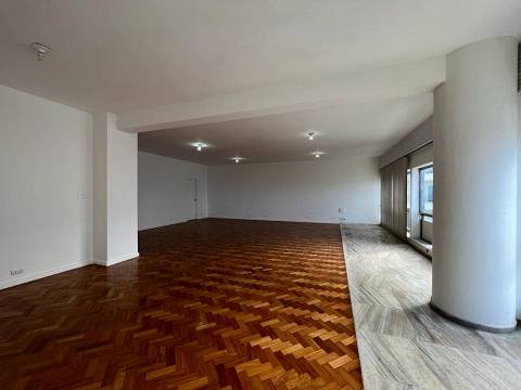 Apartamento com 3 Quartos no Condomínio Chopin - Copacabana