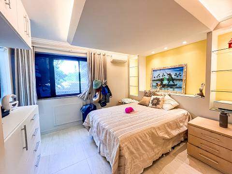 Apartamento com 4 Quartos no Condomínio Mediterrâneo - Barra da Tijuca