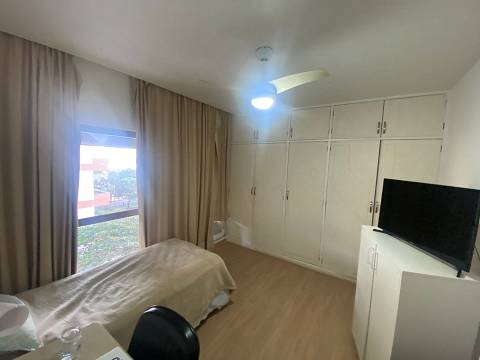 Apartamento com 4 Quartos no Condomínio Mar Egeu - Barra da Tijuca