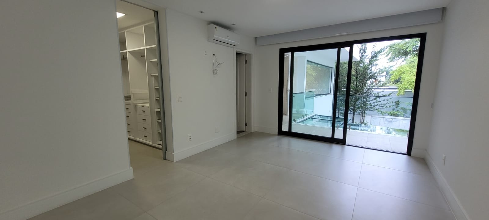 Casa Duplex no Condomínio Del Lago Avenida Raquel de Queiroz 90 - Barra da Tijuca