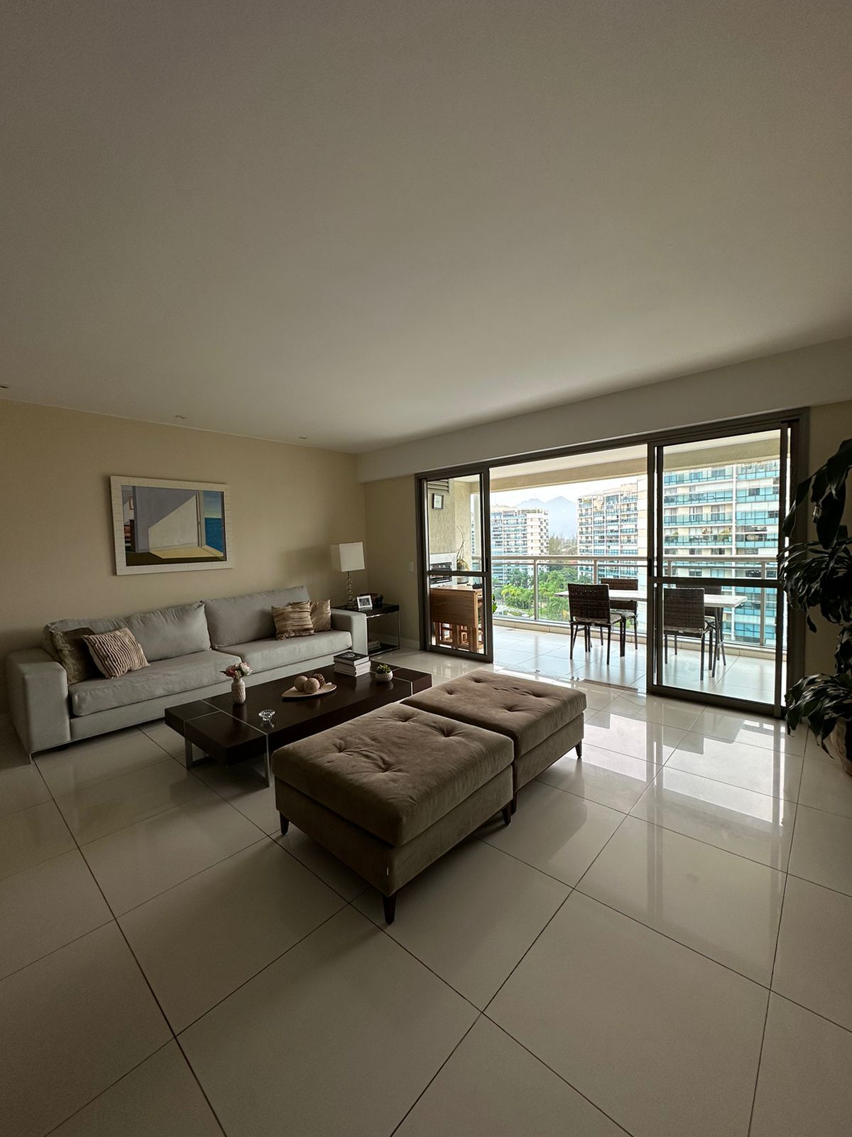 Apartamento no Condomínio Santa Mônica Jardins 206m2 - Barra da Tijuca