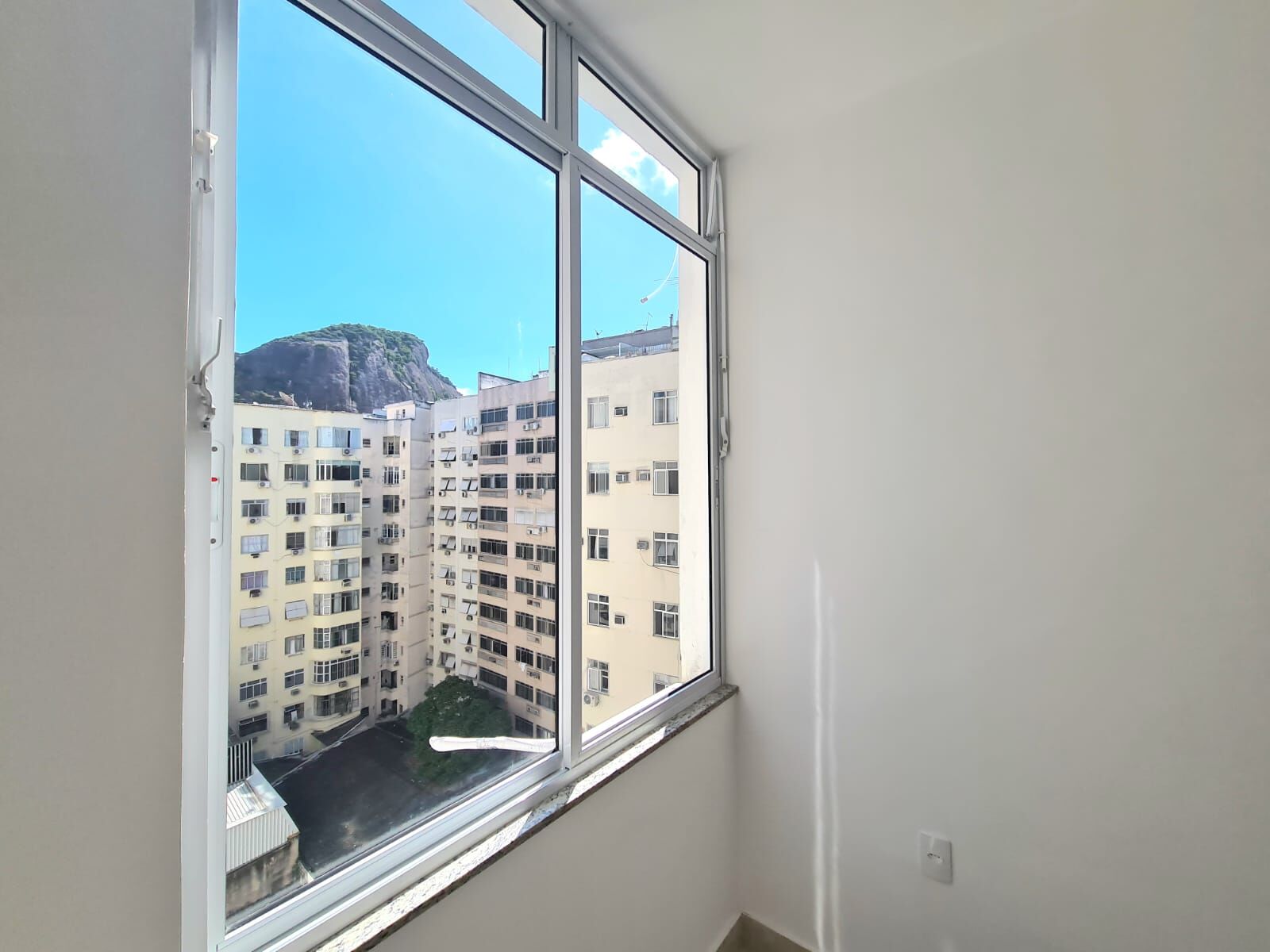 Apartamento na Rua Barão de Ipanema 3 Quartos 180M2 - Copacabana