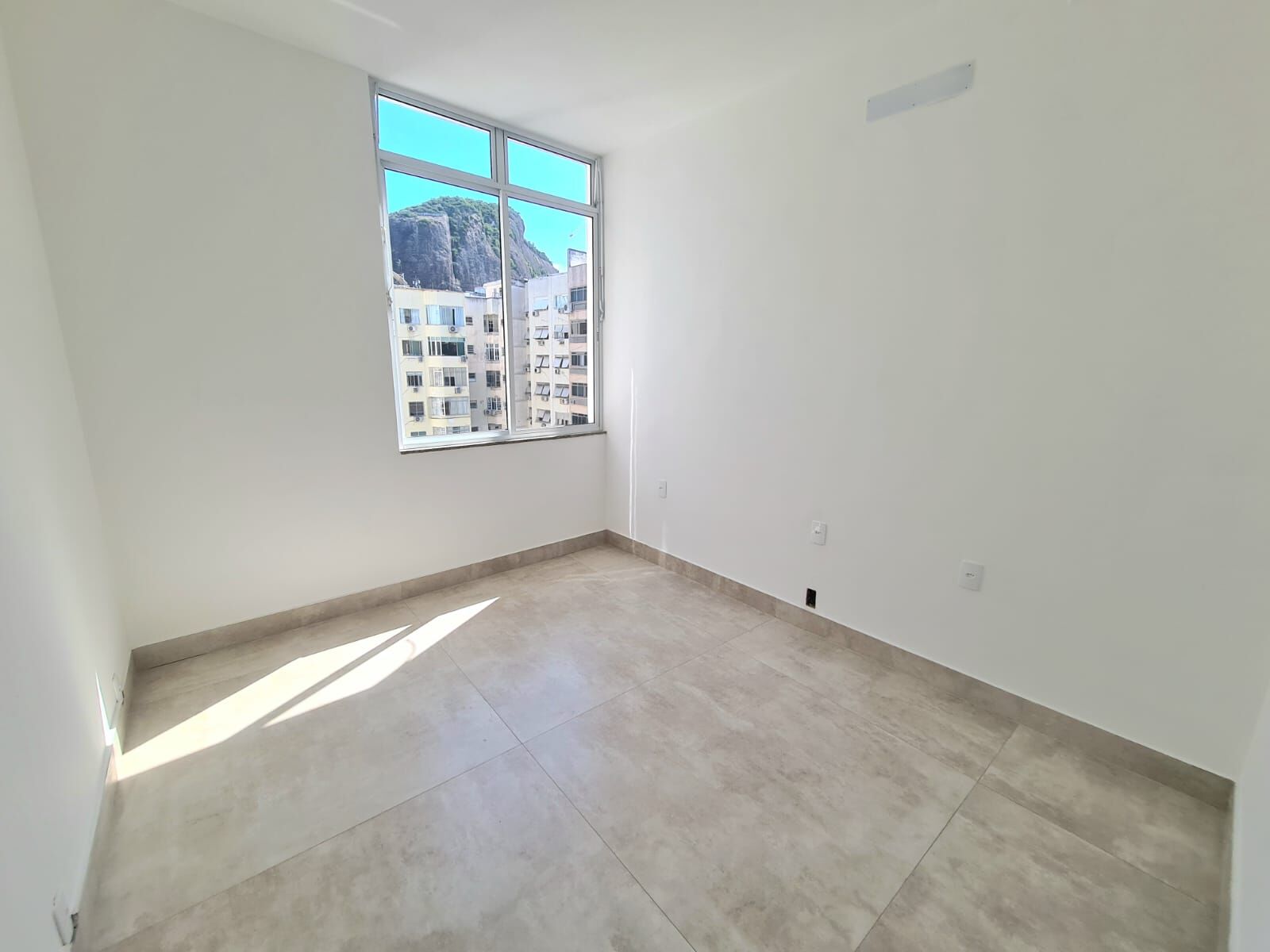 Apartamento na Rua Barão de Ipanema 3 Quartos 180M2 - Copacabana