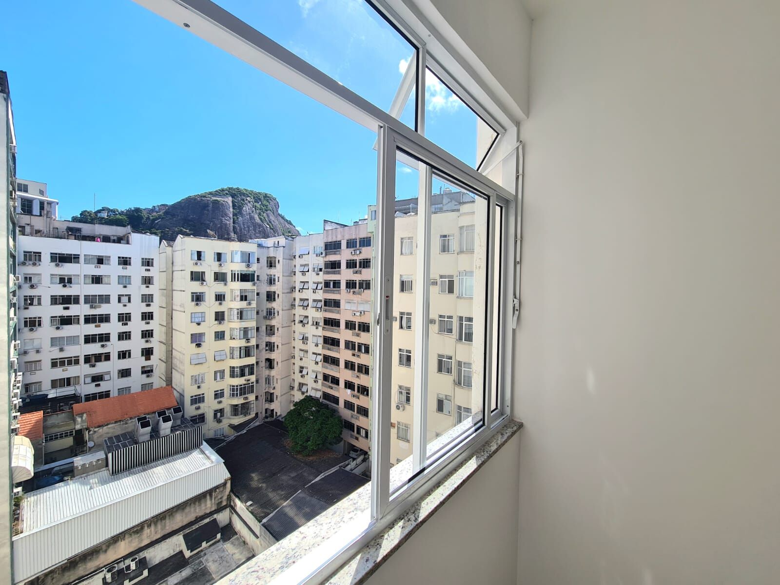 Apartamento na Rua Barão de Ipanema 3 Quartos 180M2 - Copacabana