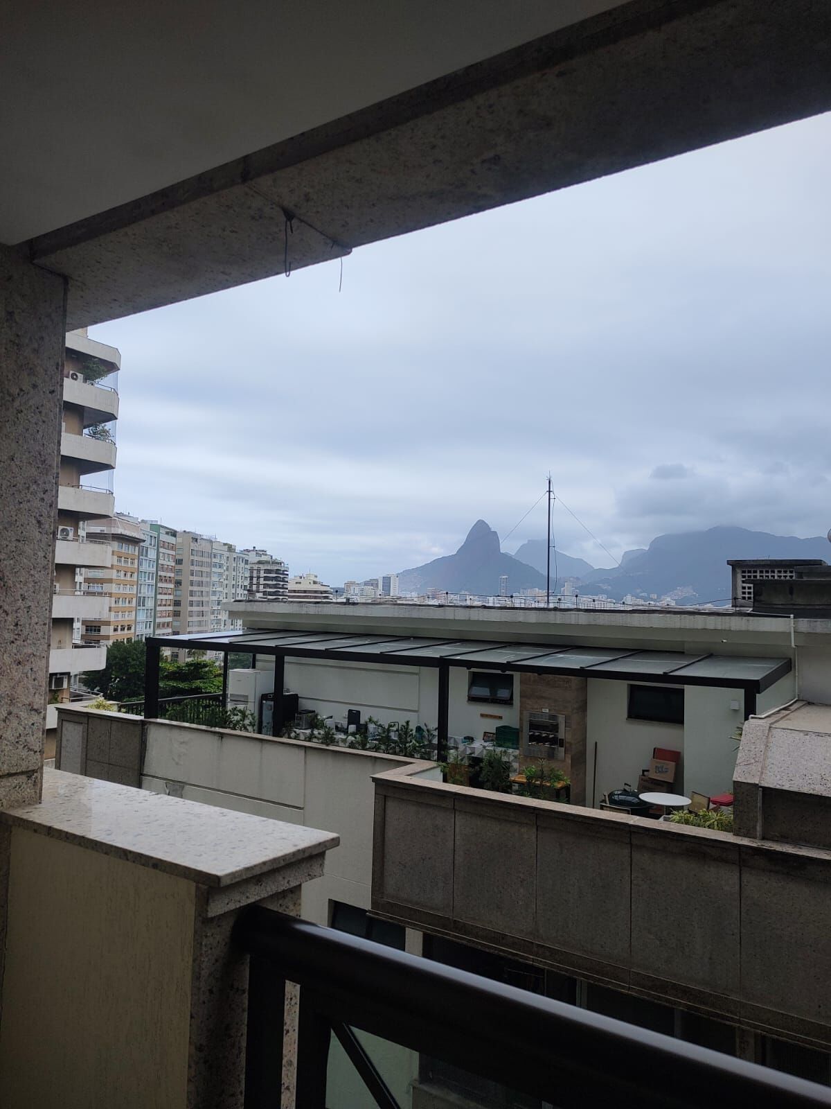 Apartamento 180m2 na Av. Epitácio Pessoa 3 Quartos - Lagoa