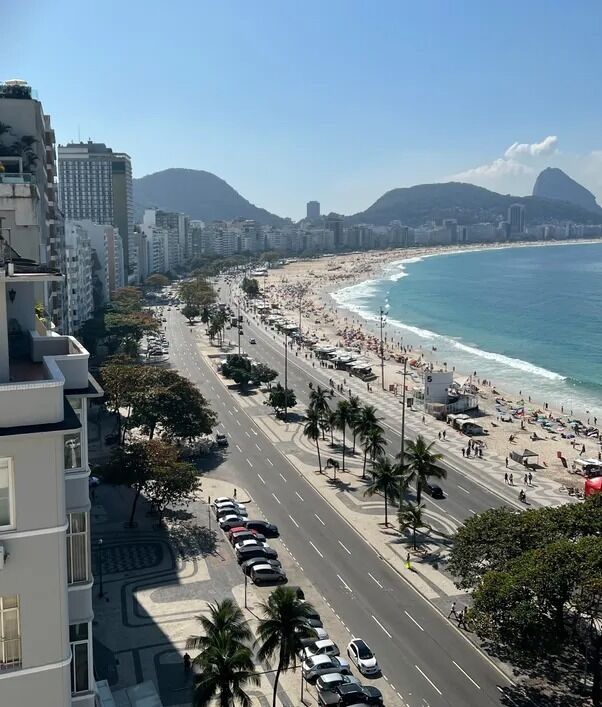 Apartamento 210m2 na Av. Atlântica 2 Quartos - Copacabana