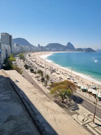 Apartamento 210m2 na Av. Atlântica 2 Quartos - Copacabana