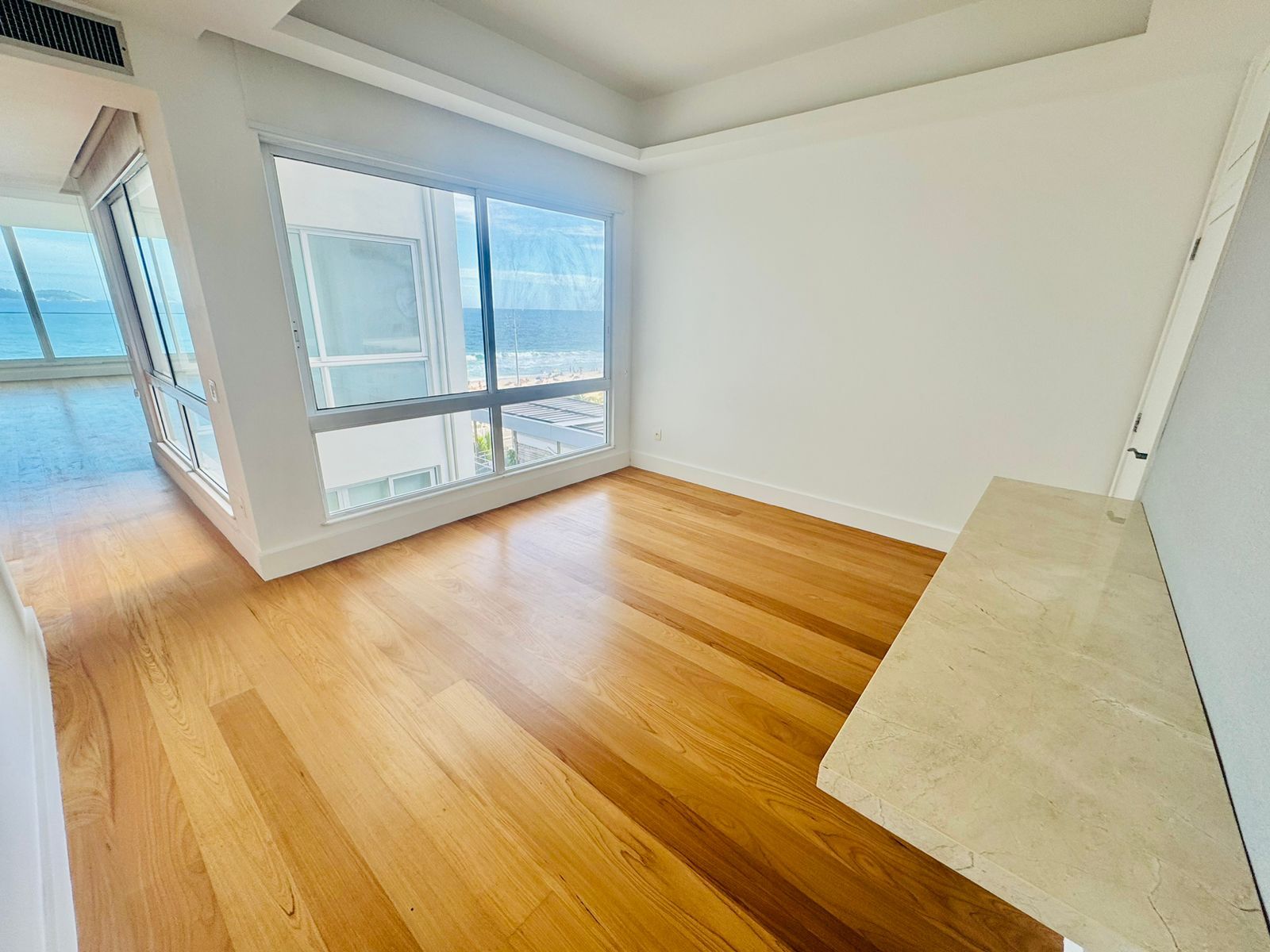 Cobertura 300m2 na Av. Vieira Souto 2 Quartos - Ipanema