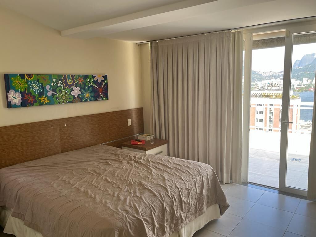 Cobertura 350m2 na Rua Casuarina 4 Quartos - Humaitá