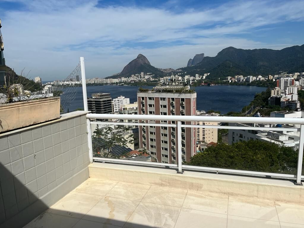 Cobertura 350m2 na Rua Casuarina 4 Quartos - Humaitá