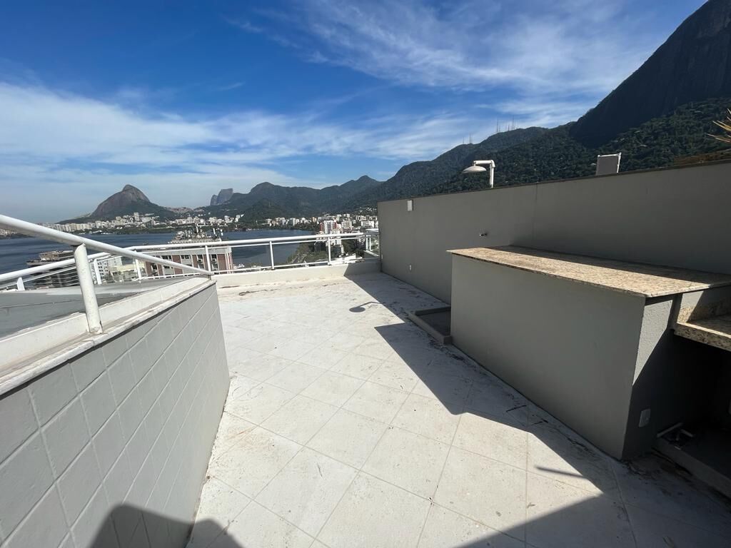 Cobertura 350m2 na Rua Casuarina 4 Quartos - Humaitá