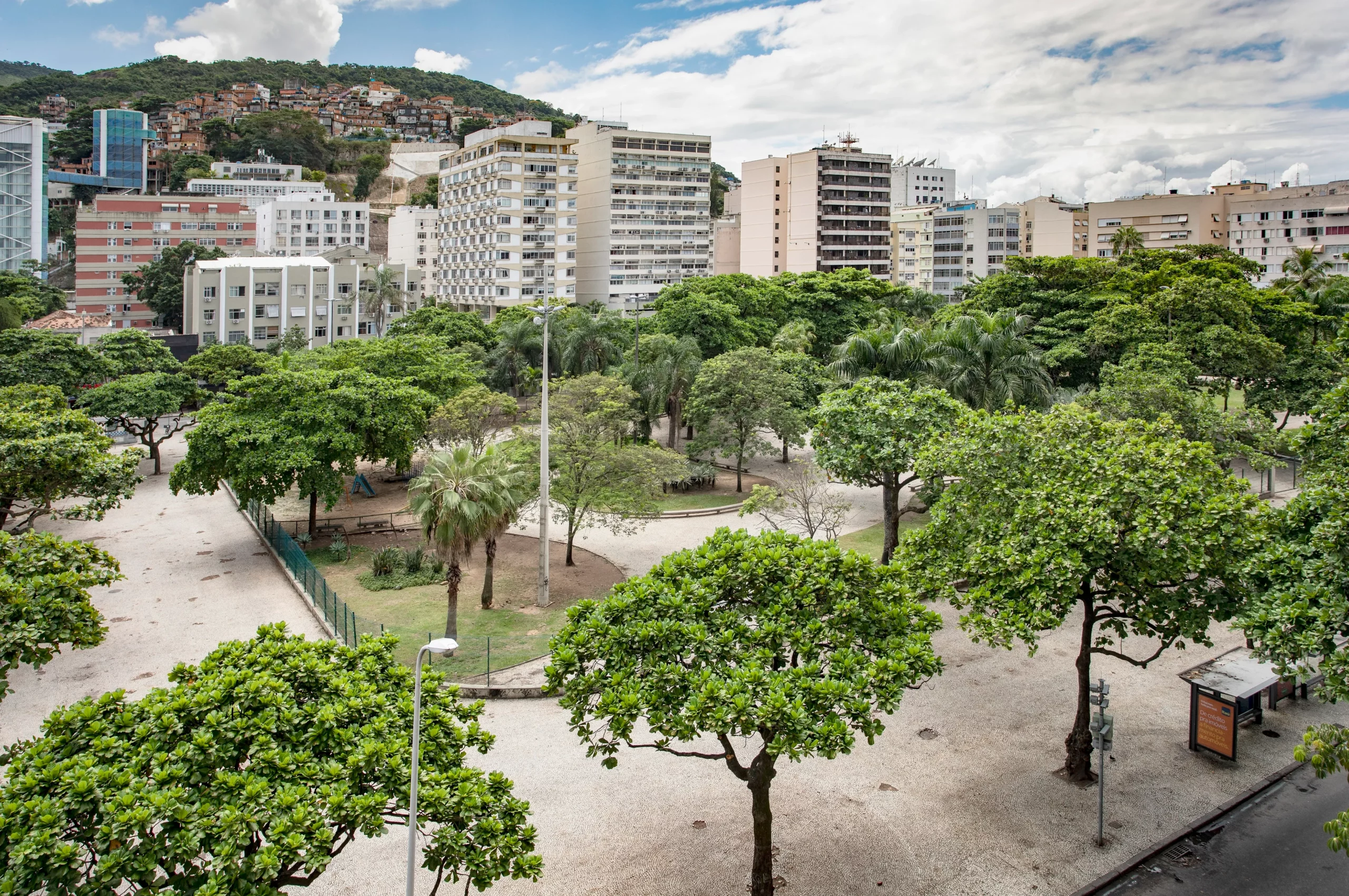 Descubra Tudo O Que A Praça General Osório Tem A Oferecer Em Ipanema