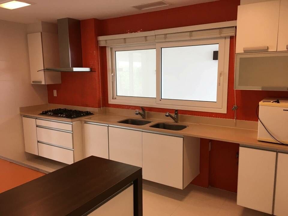 Casa no Jardim Marapendi 4 Quartos 700m2 - Av. Lúcio Costa Barra da Tijuca