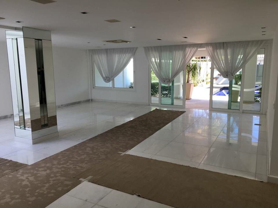 Casa no Jardim Marapendi 4 Quartos 700m2 - Av. Lúcio Costa Barra da Tijuca