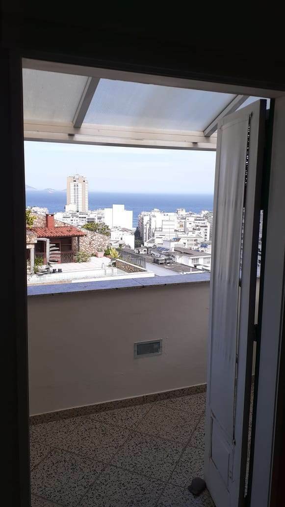 Apartamento na Avenida Henrique Dodsworth 2 Quartos 320M2 - Lagoa  