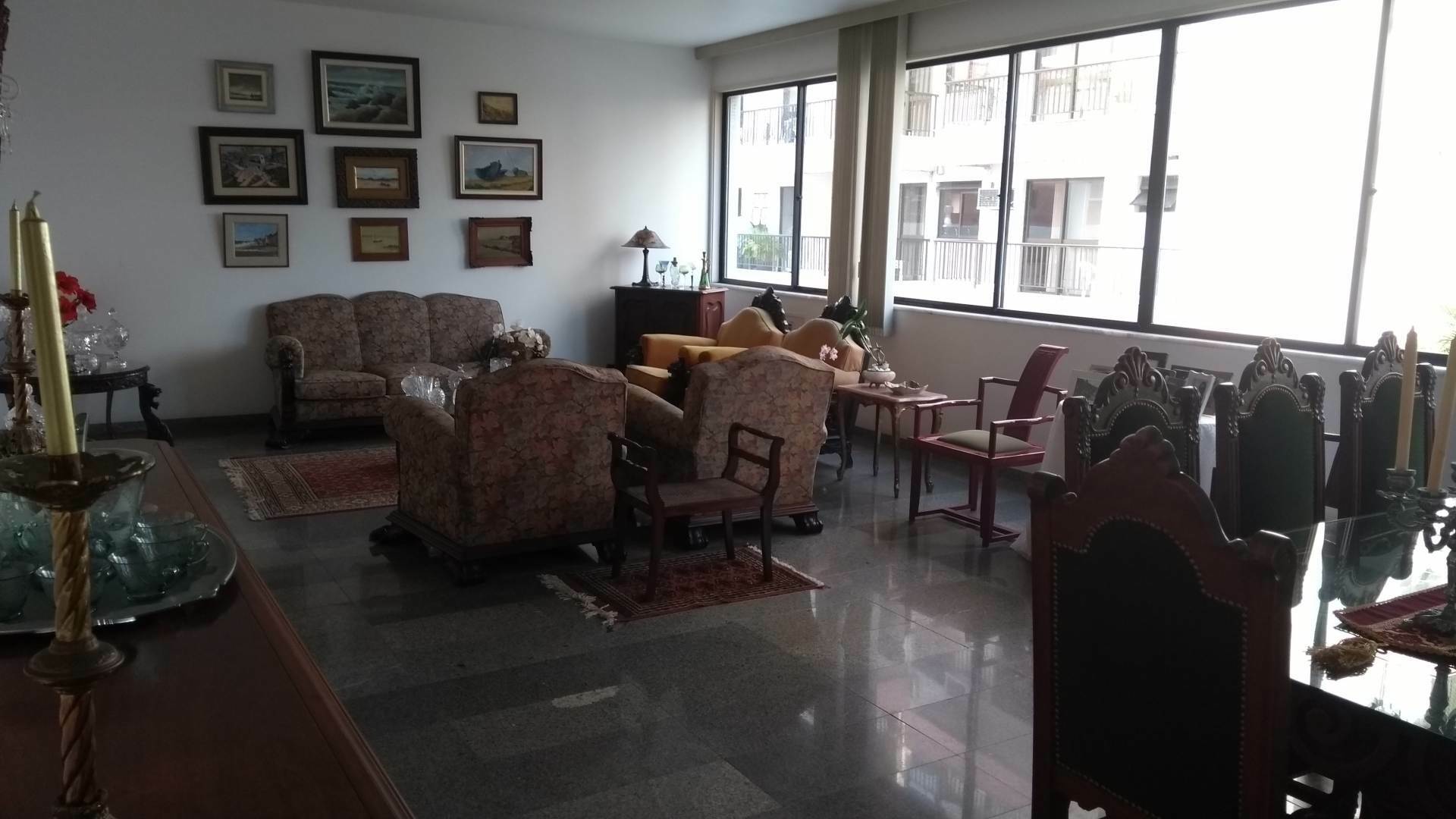 Apartamento na Rua Nascimento Silva 4 Quartos 186M2 – Ipanema