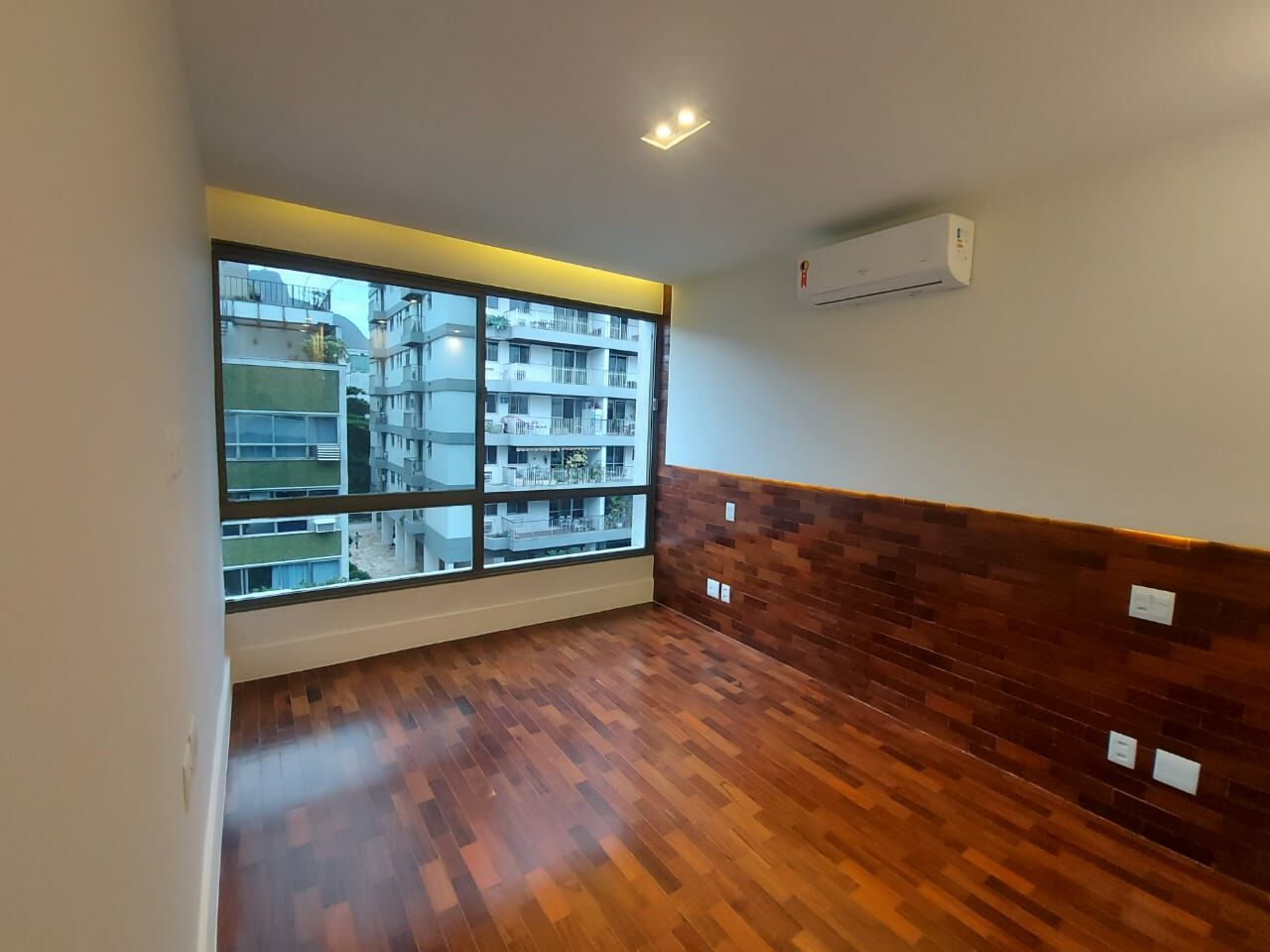Apartamento na Rua Nascimento Silva 3 Quartos 120m2 - Ipanema