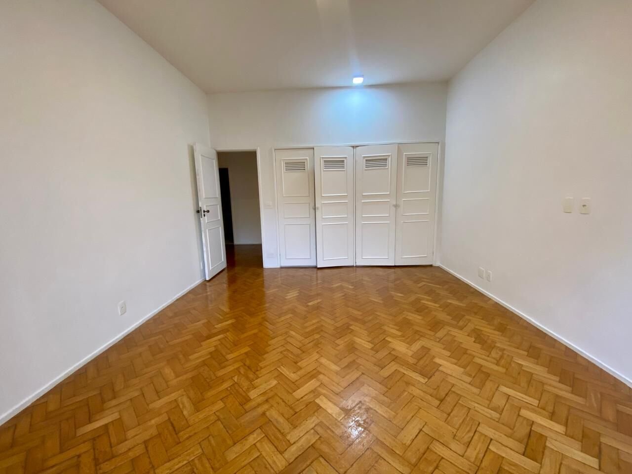 Apartamento 265m2 na Rua  Bulhões de Carvalho 4 Quartos - Copacabana