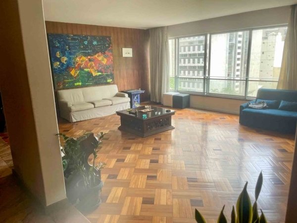 Apartamento 250m2 na Av. Bartolomeu Mitre 4 Quartos - Leblon