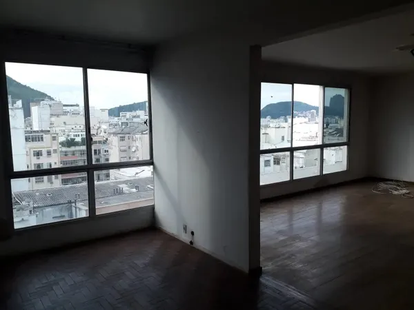 Cobertura 234m2 na Av. Rainha Elisabeth 4 Quartos – Copacabana