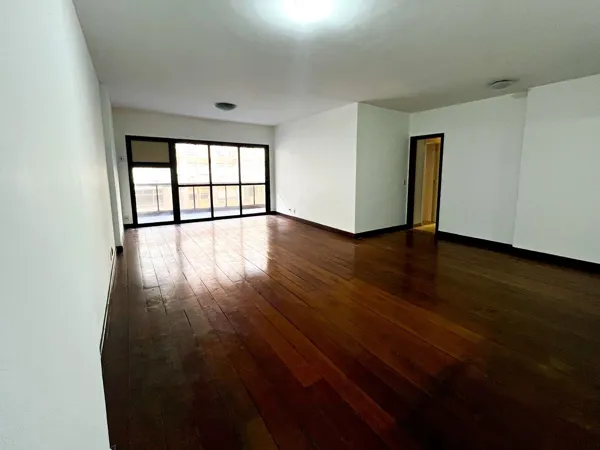 Apartamento 180m2 na Av. Rainha Elisabeth 4 Quartos – Ipanema