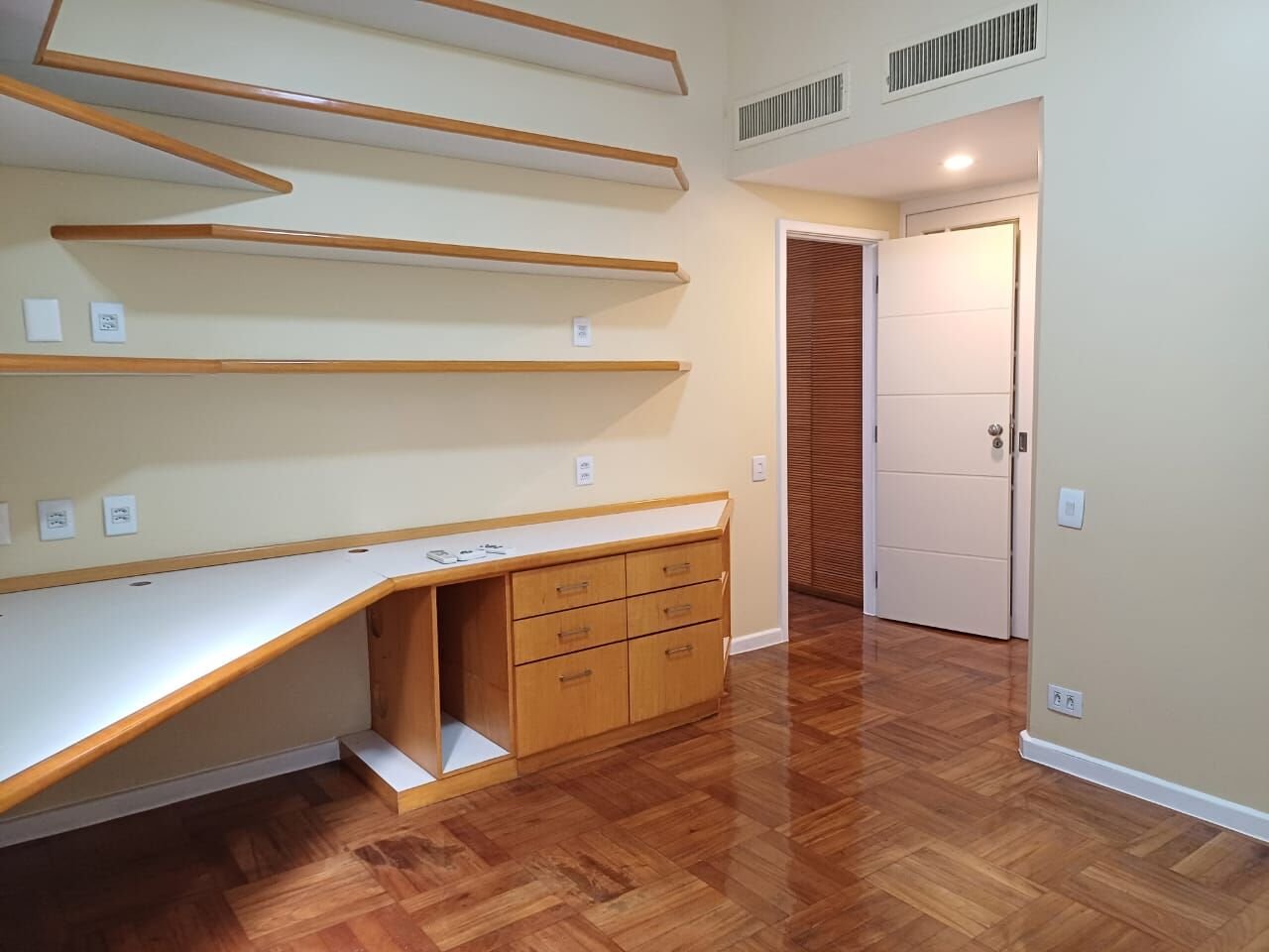 Apartamento 243m2 na Praça Atahualpa 4 Quartos - Leblon