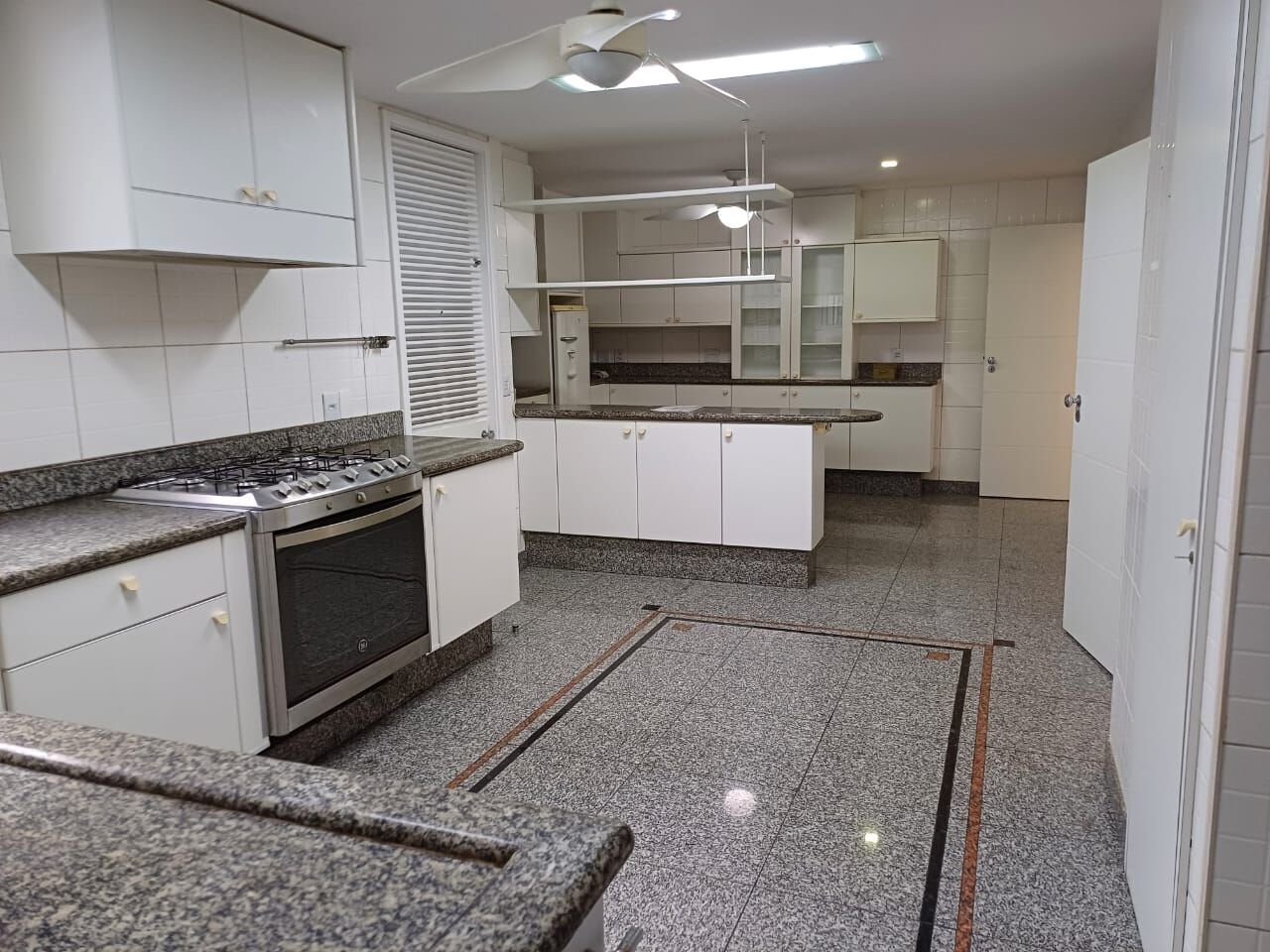 Apartamento 243m2 na Praça Atahualpa 4 Quartos - Leblon