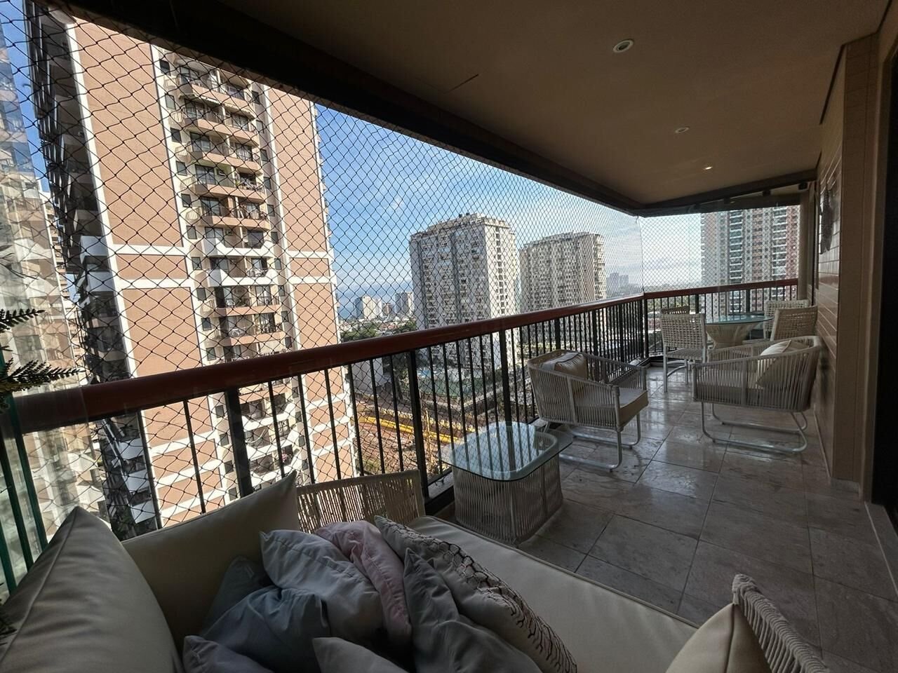 Apartamento na Barra da Tijuca 3 Quartos Av. Marechal Henrique Lott 106m2 Rosas Califórnia Park