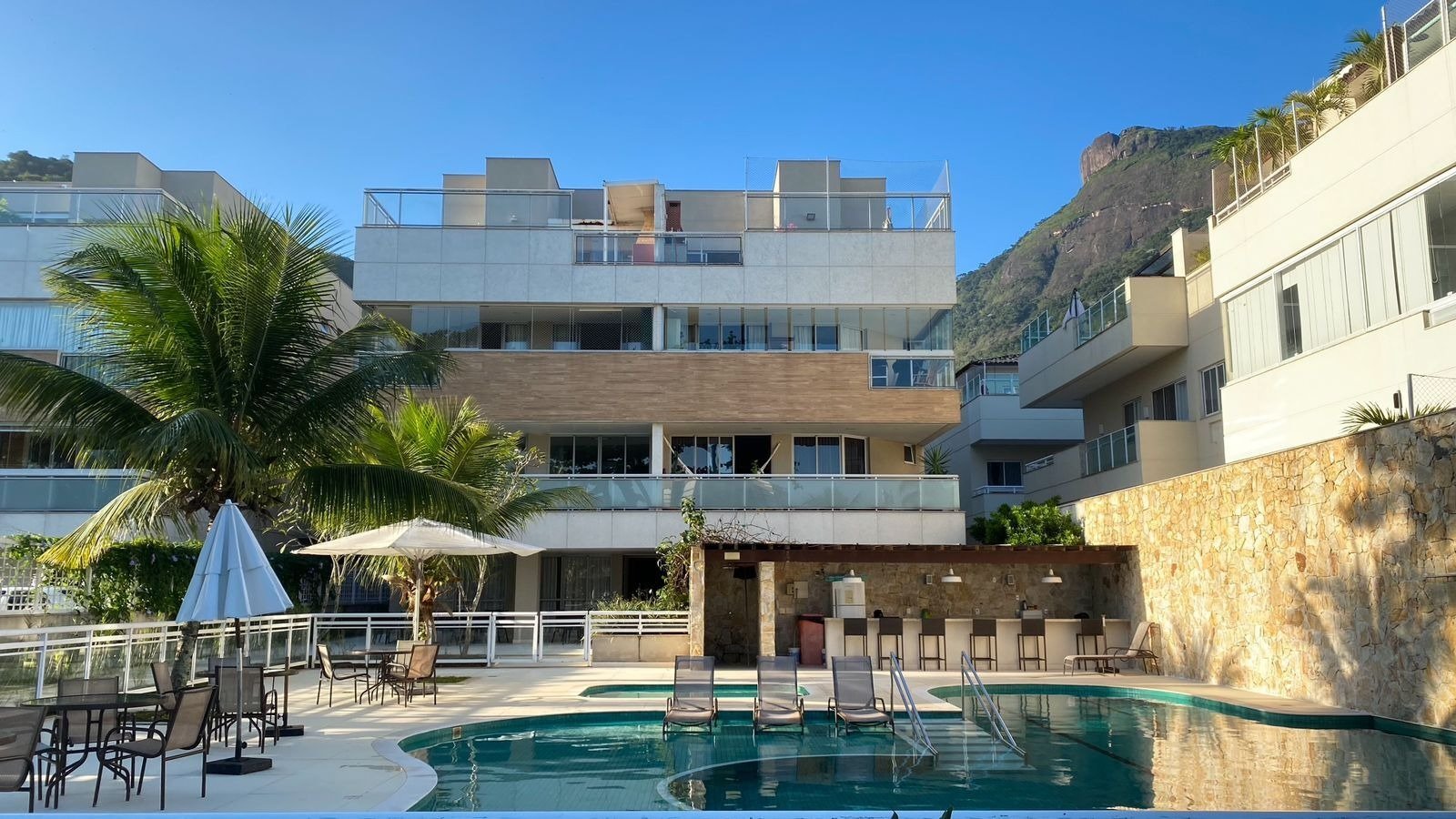 Cobertura na Barra da Tijuca 3 Quartos Estr. da Barra da Tijuca 187m2 Barrinha Villagio