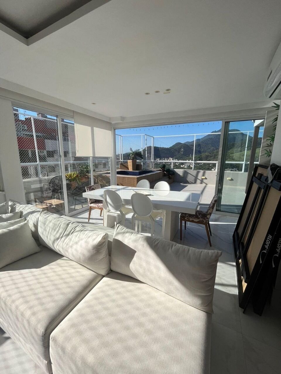 Cobertura na Barra da Tijuca 4 Quartos R. Jorn. Henrique Cordeiro 250m2 ABM Aloha