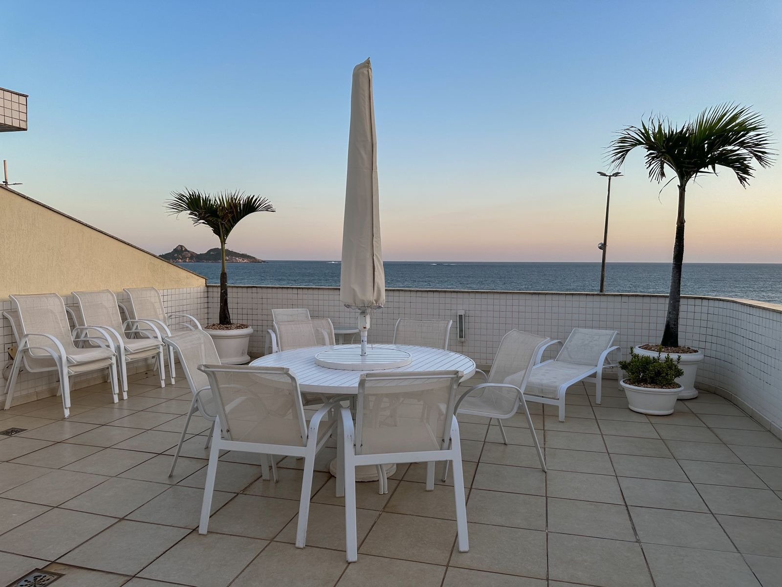 Cobertura na Barra da Tijuca 5 Quartos Av. Lúcio Costa 545m2 Jardim Oceânico