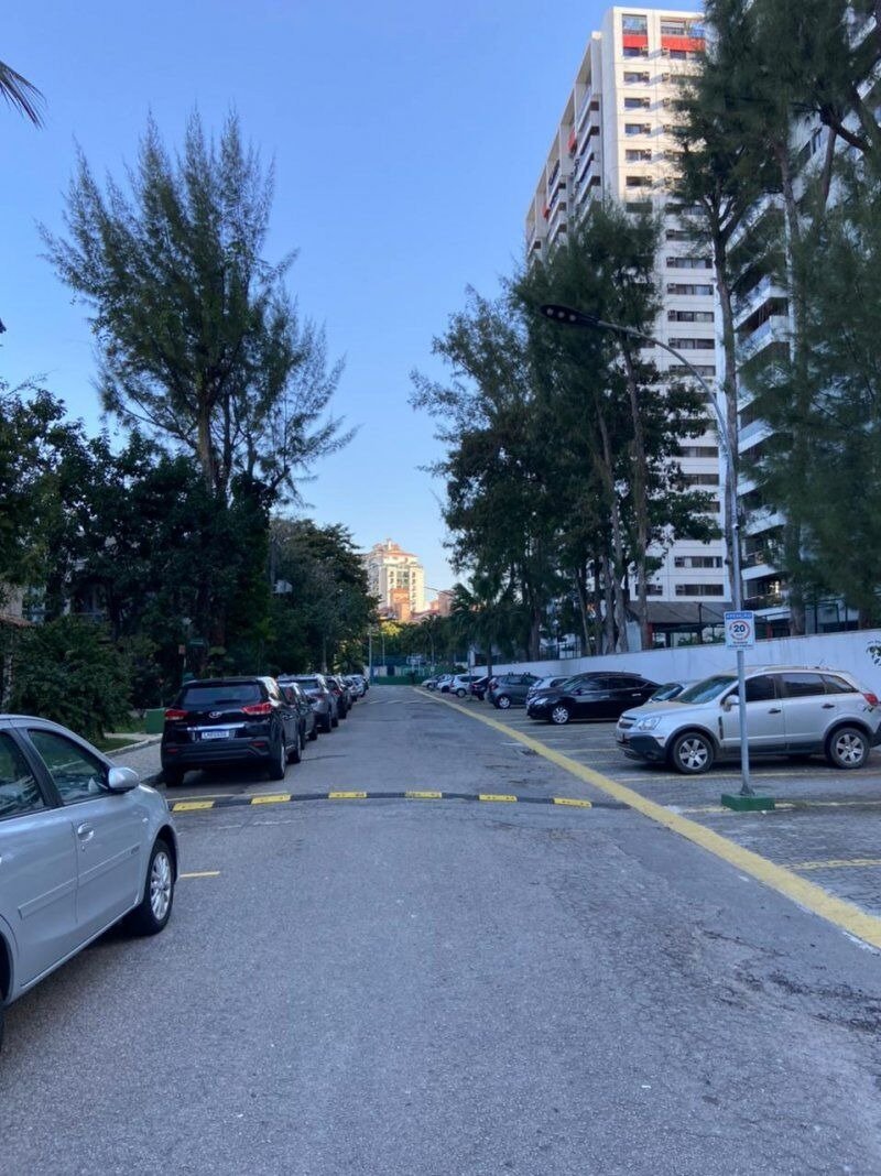 Casa na Barra da Tijuca 4 Quartos Av. das Américas 172m2 Jardim Saint Tropez