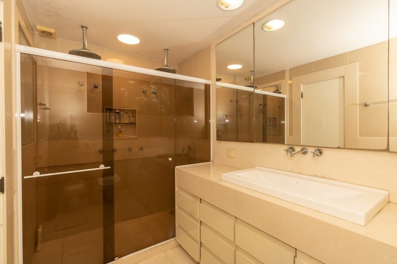 Casa na Barra da Tijuca 5 Quartos Av. das Américas 1200m2 Santa Lúcia