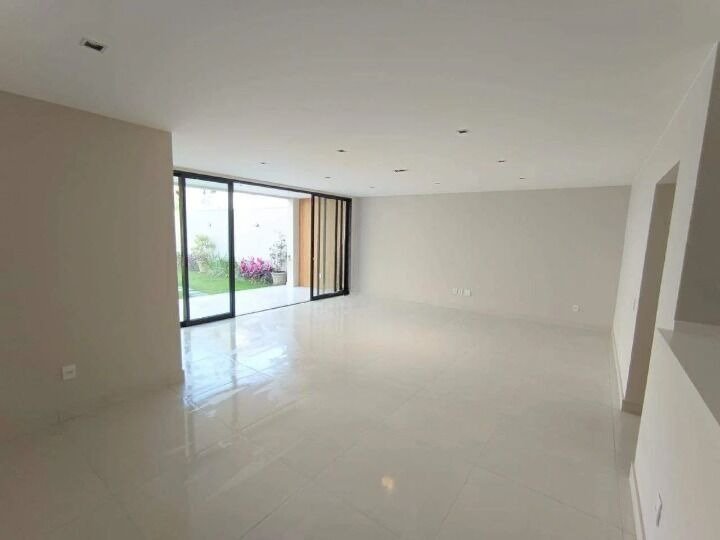 Casa na Barra da Tijuca 5 Quartos Av. das Américas 218m2 Rio Mar