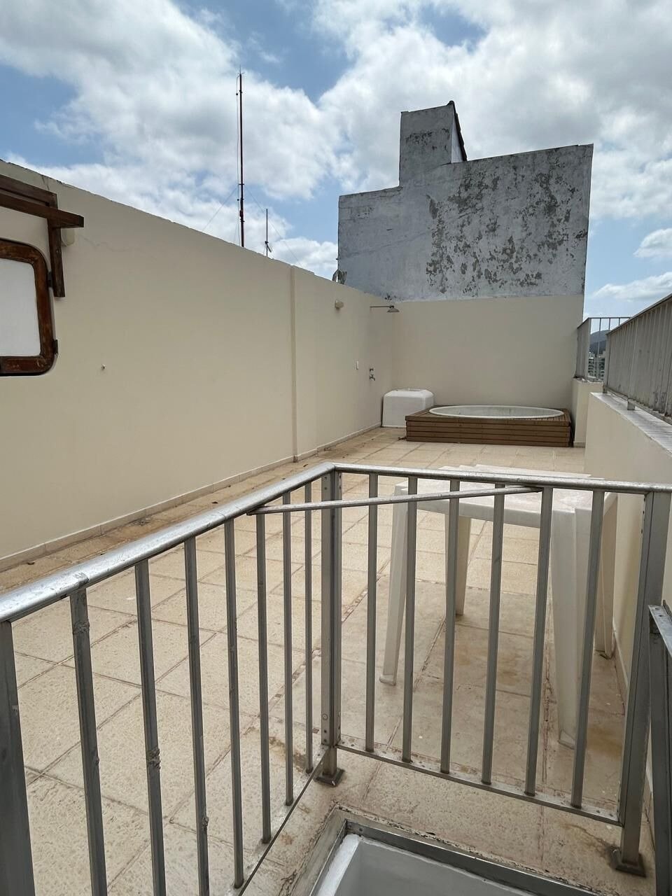 Cobertura na Barra da Tijuca 2 Quartos Av. Lúcio Costa 122m2 RPB Praia da Barra