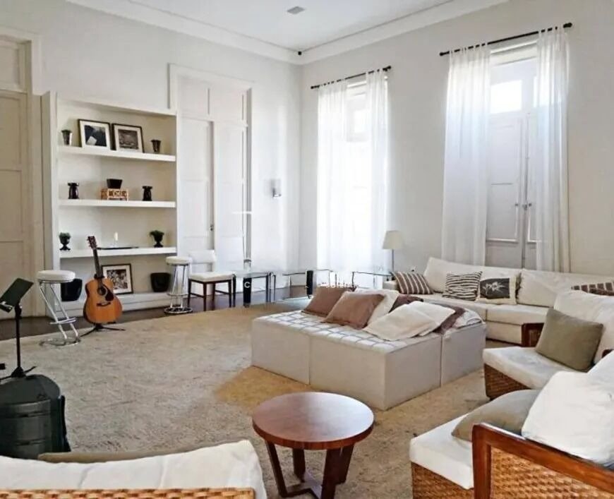 Bairro Lançamentos na Rua Cesario Alvim, 3 - Humaitá