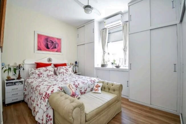 Apartamento em Copacabana 2 Quartos Rua Hilário de Gouveia 120m2