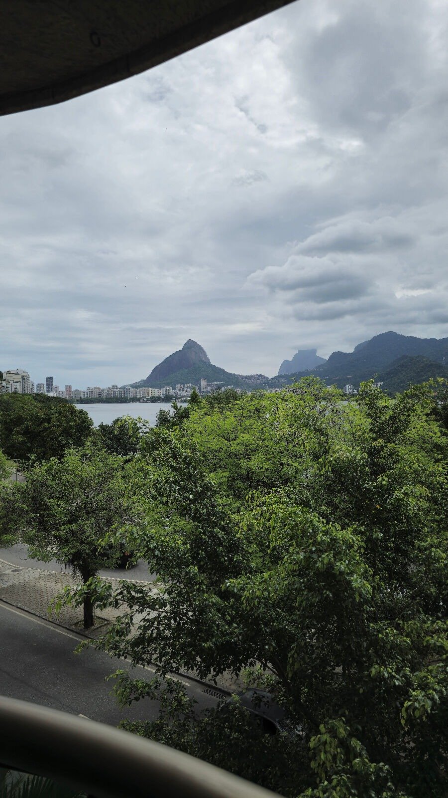 Apartamento na Lagoa 3 Suítes Avenida Epitácio Pessoa 160m2