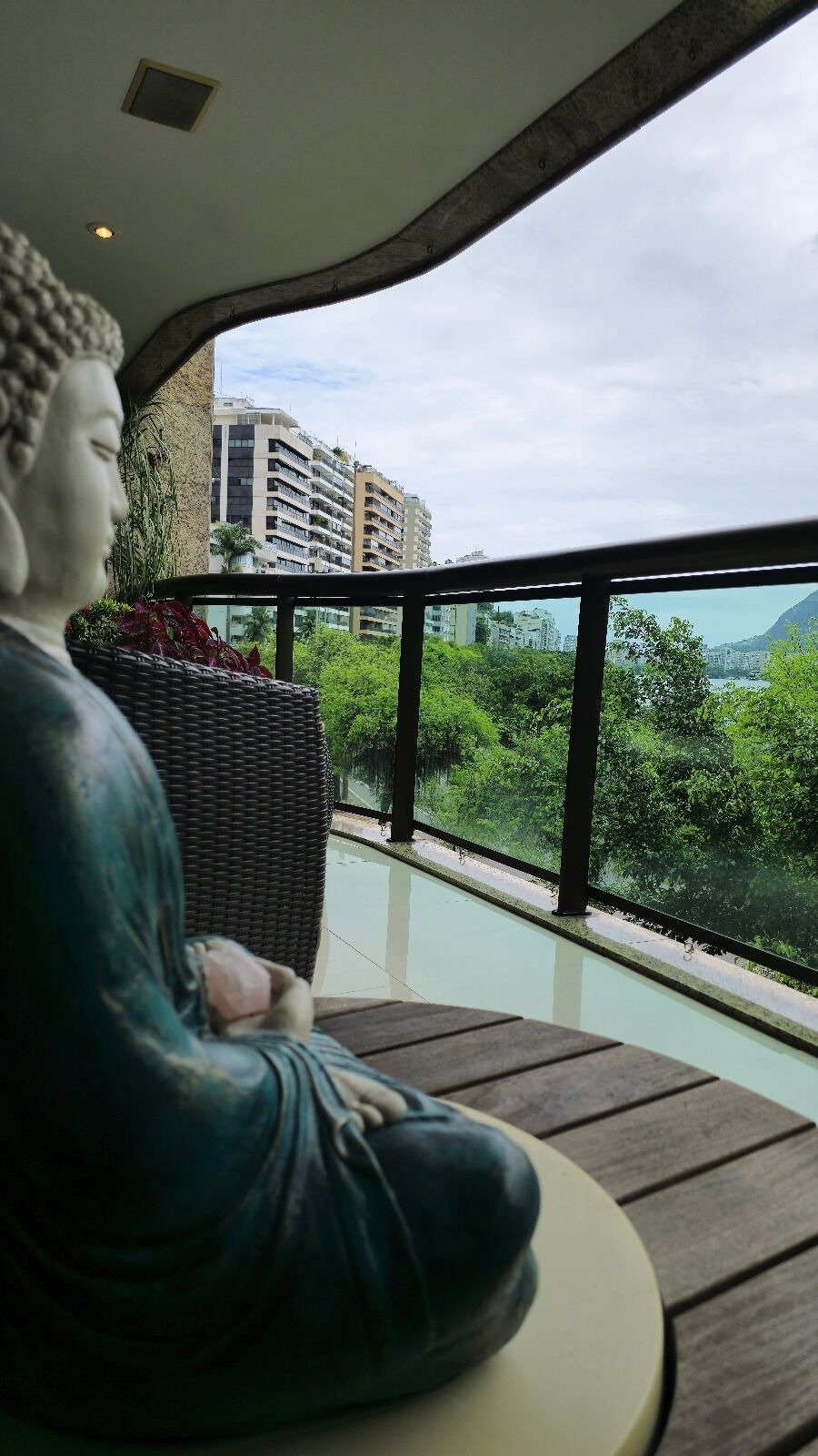 Apartamento na Lagoa 3 Suítes Avenida Epitácio Pessoa 160m2