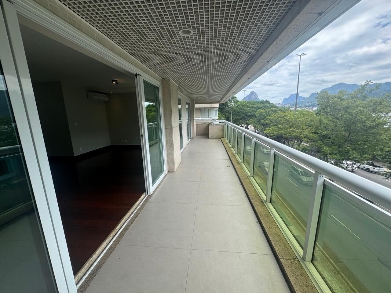Apartamento na Lagoa 4 Suítes Avenida Epitácio Pessoa 236m2
