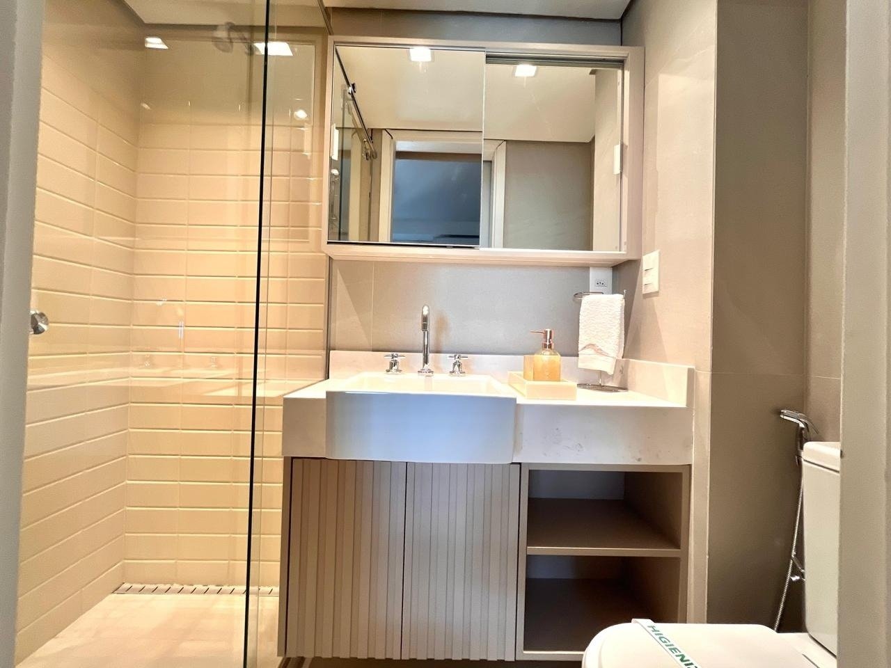 Apartamento no Condomínio Bartô 144 2 Quartos Rua Bartolomeu Mitre 90m2