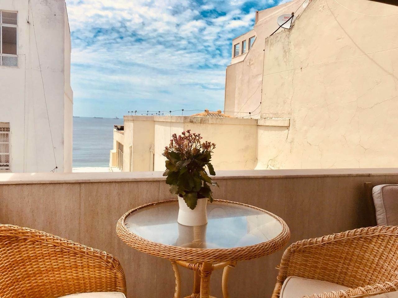 Cobertura em Copacabana 3 Quartos Praia Atlântica Linear 108m2