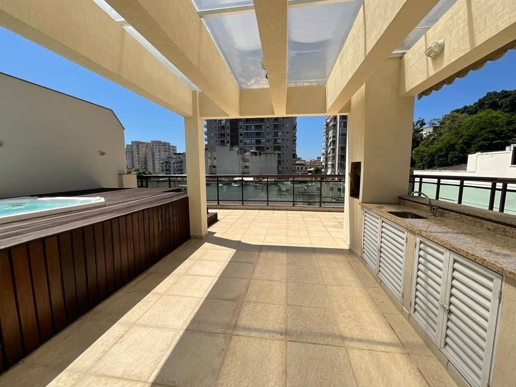 Cobertura em Laranjeiras 3 Quartos Rua Carlos de Campos 230m2