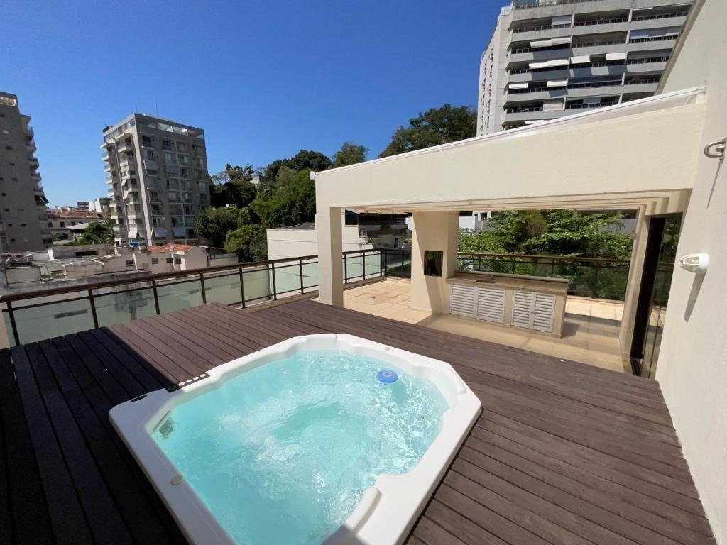 Cobertura em Laranjeiras 3 Quartos Rua Carlos de Campos 230m2