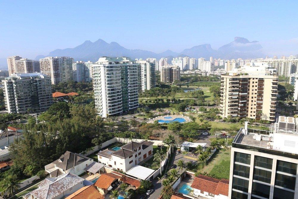 Condomínios e Facilidades na Avenida Rachel de Queiroz 86 Barra da Tijuca
