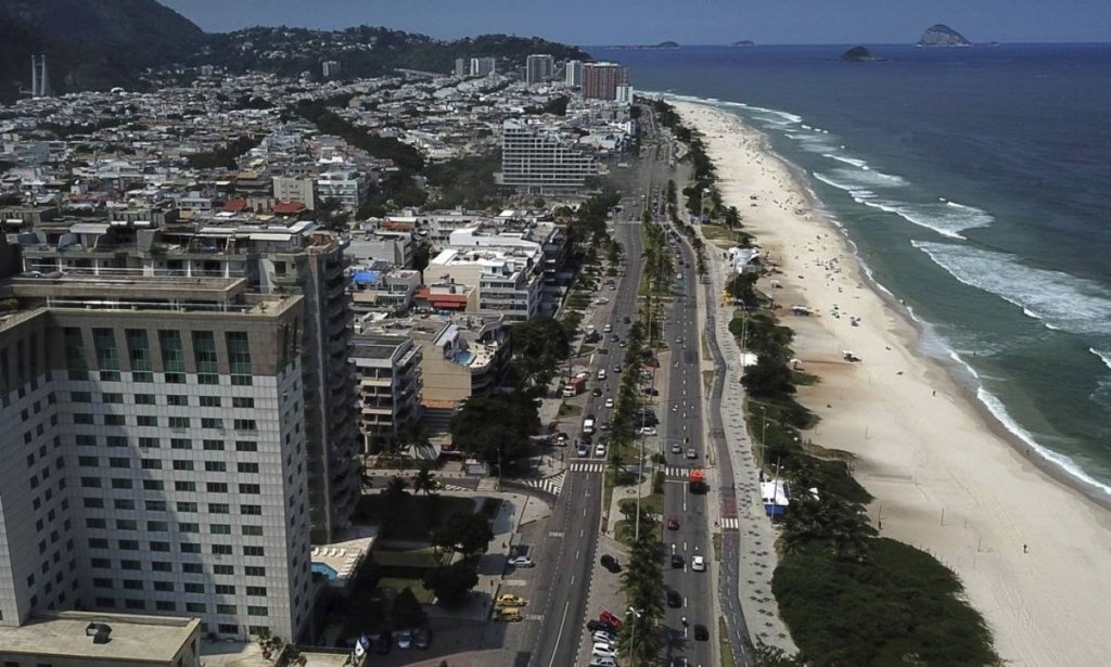 Infraestrutura e Serviços Locais na Avenida Antonio Evaristo de Moraes Filho 251 Barra da Tijuca