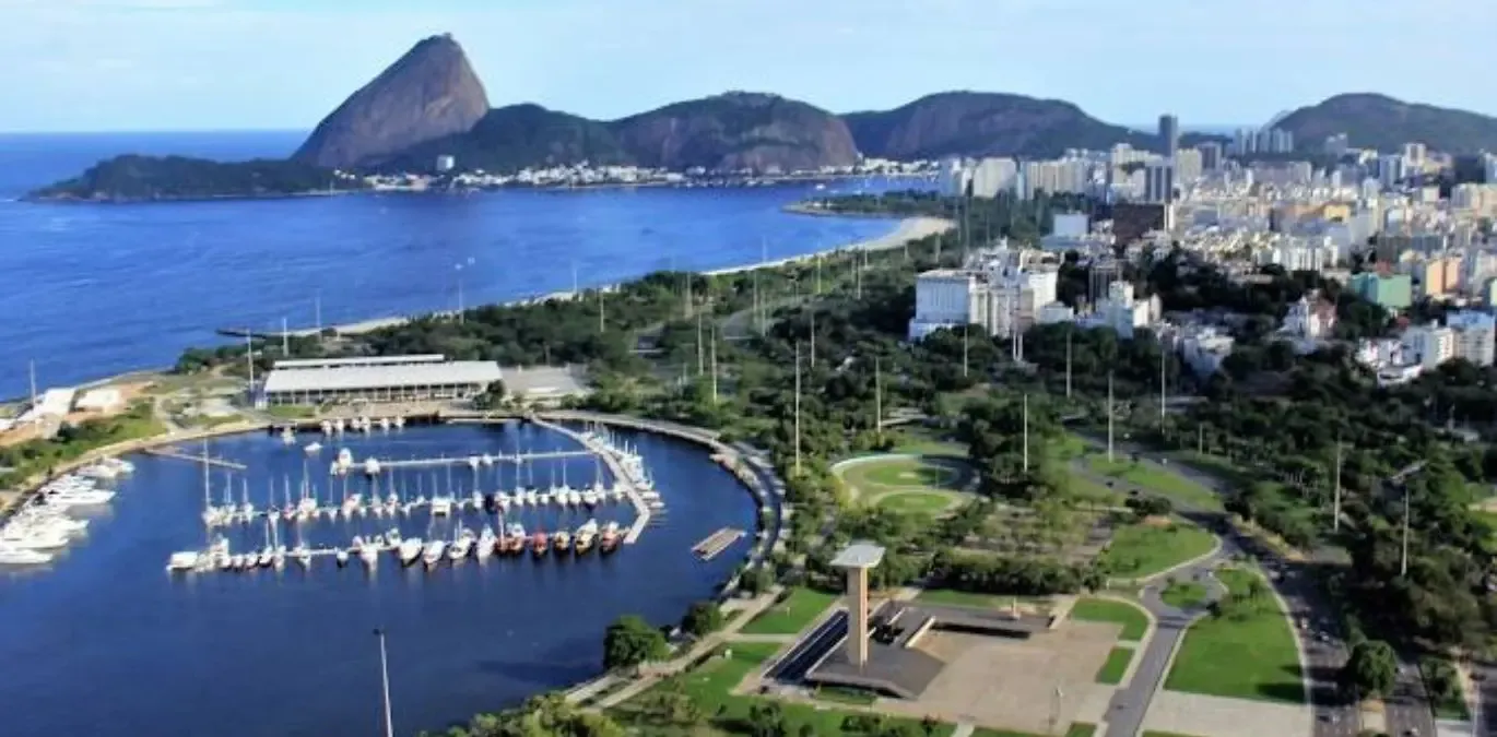 Apartamento à Venda na Rua Princesa Januária 34 Flamengo com Lazer Completo