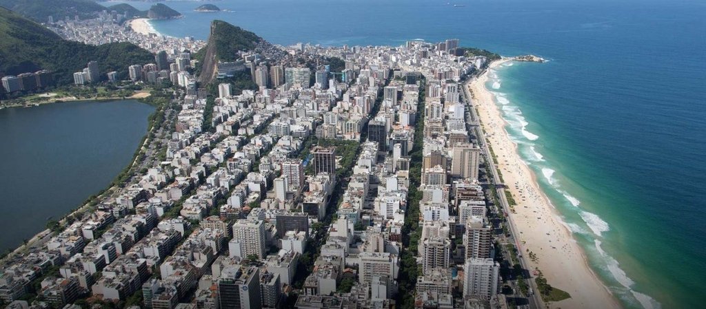 Monteiro Aranha na quadra da praia apartamentos exclusivos na Rua Teixeira de Melo 23