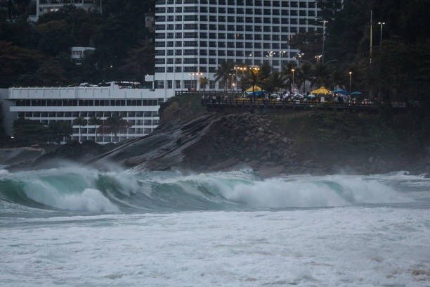 Double Suites Dias Ferreira Leblon Studios valores e plantas